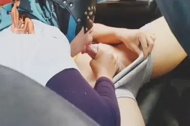 Tante Jilbab Montok Servis Mulut Di Mobil